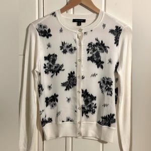 Ann Taylor sweater. Perfect condition. Worn once.